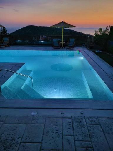 "Stergiou Luxury Apartment 2Nd Floor" Με Κοινη Πισινα Saronida ภายนอก รูปภาพ